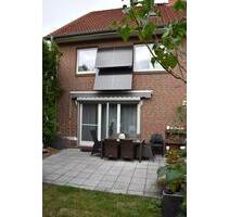 Massive Doppelhaushälfte in Hamburg-Fischbek ohne Maklerprovision