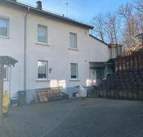 Haus Zweifamilienhaus - 345.000,00&nbsp;EUR Kaufpreis, ca.&nbsp; 235,00&nbsp;m&sup2; in Lüdenscheid (PLZ: 58513) Augustenthal