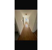 Helle 3-Zimmer-Wohnung mit Wintergarten und Garage - Eislingen (Fils)