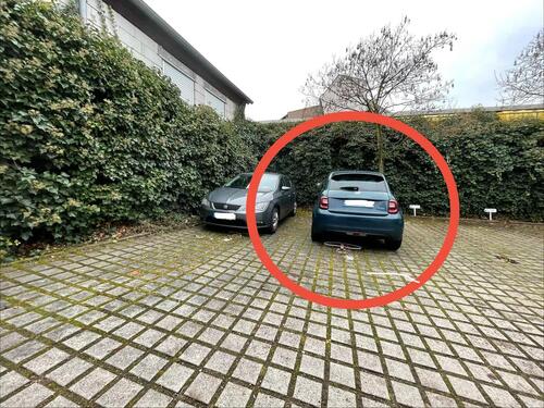 Foto - Kfz Stellplatz in Erlangen Nord (Burgberg und Nähe Klinikum)