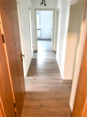 Foto - Helle 3-Zimmer EG Wohnung mit Einbauküche und Stellplatz