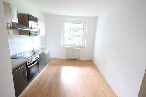 Foto - ERSTBEZUG - RAUM mit EBK und Blick ins GRÜNE!