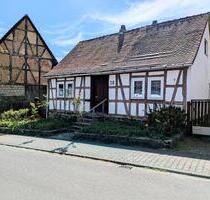 Fachwerkhaus mit großem Grundstück und Scheune in Gedern - Ortenberg