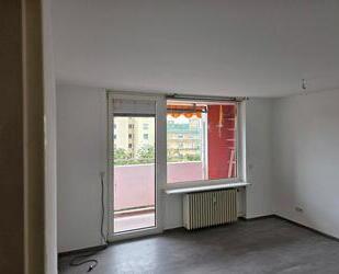 Modernisierte 3-Zimmer-Wohnung mit Balkon, Aufzug und Schwimmbad - Stein