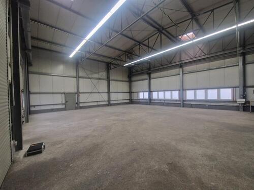 Foto - Hansestr. in BS: Halle, Werkstatt, Lager LKW befahrbar, beheizt,