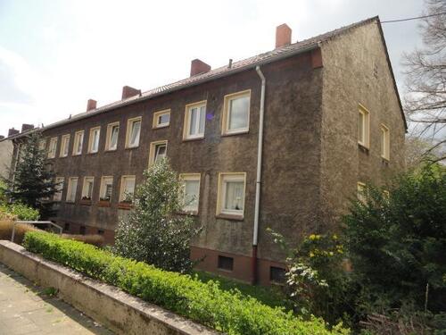 Foto - Sehr schöne 2-Zimmerwohnung mit Laminat, neuen Fenstern und modernisiertem Bad...