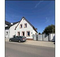 Zwei Häuser auf einem Grundstück in Lampertheim