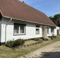 Großes Grundstück in Flessenow mit sanierungsbedürftigem EFH - Leezen
