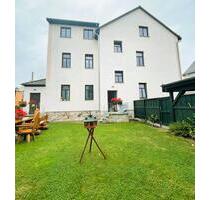 Helle 2-Raum-Wohnung mit Tageslichtbad, Carport & Mietergarten in Meerane, perfekte Lage