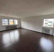 Helle 4,5-Zimmer-Wohnung mit Balkon & Tiefgarage zu vermieten - Salach