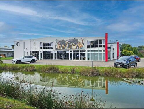 Foto - Großzügige helle Ladenfläche in guter Lage zu vermieten