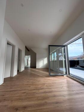 Foto - Architektur-Highlight im Neubau, 2 Balkone, 3m Deckenhöhe