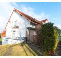 Renovierte 2,5 Zimmer Dachgeschoss Maisonette mit Balkon und Gar. - Benningen am Neckar