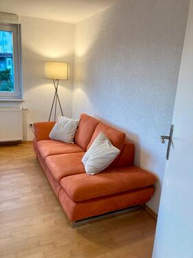 Foto - Modernisierte 2-Zi Wohnung teilmöb. für Einzelperson ab 0126