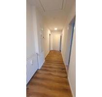 Großzügige 3 Zimmer Wohnung mit großem Balkon - in Emmerke - Giesen