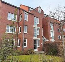 Dachgeschosswohnung mit 3 Zimmern und Balkon in Wedel