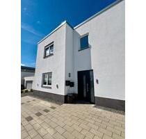 Hochwertige Wohnung | 4 ZKB | ab sofort verfügbar - Gusenburg