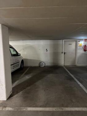 Foto - Tiefgaragenstellplatz - 100,00 EUR Miete,
