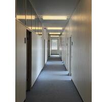 Bürofläche in Dreieich zu vermieten oder zu verpachten.