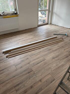 Foto - Schöne renovierte 2 Zimmer Wohnung mit Stellplatz