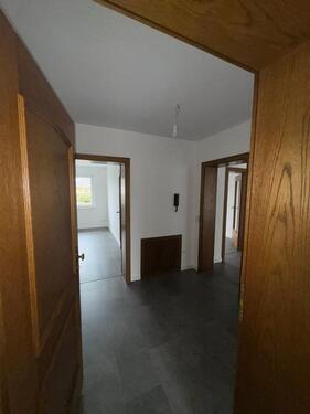Foto - Frisch sanierte 5-Zimmer-Wohnung mit Garage & Kellerraum – 84 qm