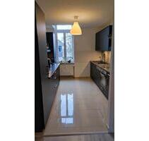 3 Zimmerwohnung in Wiesbaden mit EBK, Bad, WC, Keller