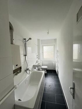 Foto - Renovierte 2-Zimmer-Wohnung mit Balkon frei!