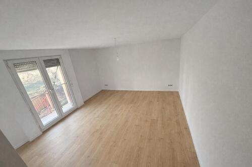 Foto - 3 Zimmer, Einbauküche, Garten-Terrasse, neu renoviert