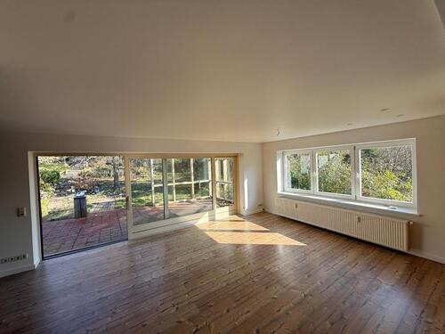 Foto - 5-Zimmer-Wohnung mit eigenem Eingang, großer Terrasse und Garten