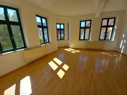 Foto - Helle 3-Raum-Wohnung im Altbau (1. OG)