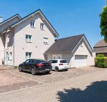Gehobenes Mehrfamilienhaus mit Garten Schwimmteich Kanzlei Büro - Wesel Fusternberg