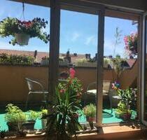 Helle Dachgeschosswohnung möbliert mit Balkon Dachterrasse - Berlin Neukölln