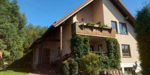 Foto - Wohnung mit Terrasse, großem Garten und Carport