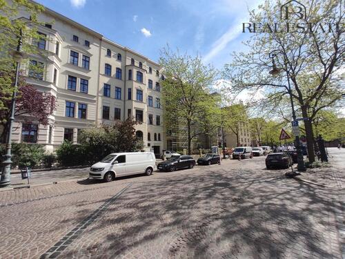 Foto - Großzügige Altbauwohnung in der Hegelstraße !