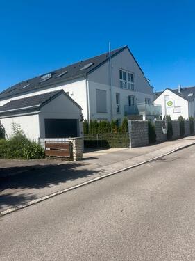 Foto - Neuwertige 2-Zimmer-Erdgeschosswohnung mit großem Privatgarten