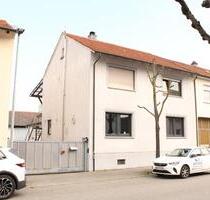 Zweifamilienhaus in Kirrlach - 600.000,00&nbsp;EUR Kaufpreis, ca.&nbsp; 220,00&nbsp;m&sup2; in Waghäusel (PLZ: 68753)