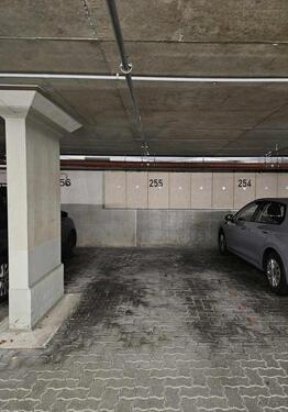 Foto - Tiefgarage Stellplatz - 80,00 EUR Miete,