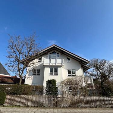 Foto - Von Privat: Ruhige 2 Zi. DG Wohnung mit Balkon & Loggia