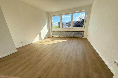 Foto - Neu sanierte 3 Zimmer Wohnung mit Balkon in zentraler Lage