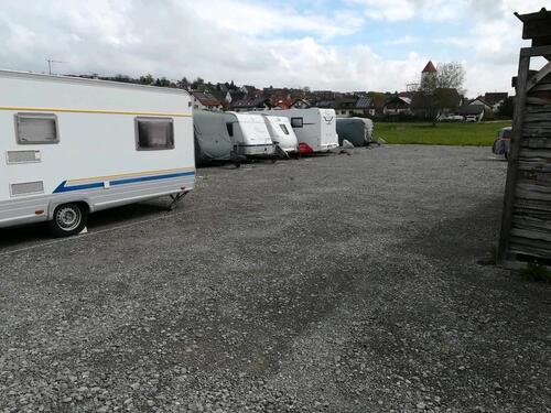 Foto - Stellplatz für Wohnwagen, Wohnmobil, Anhänger, Boot