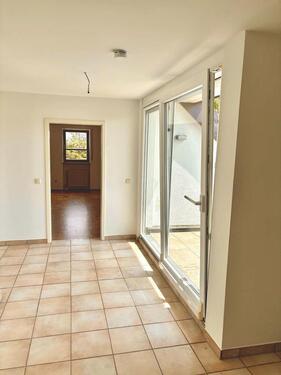 Foto - Helle Dachgeschosswohnung mit sonnigem Balkon in zentraler Lage