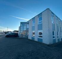 Arbeiten & wohnen 55+125qm separat teilbar, Parkplätze inkl. - Garbsen Berenbostel