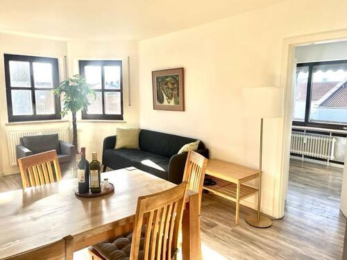 Foto - Möbliert: große, helle 4-Zimmer-Whg. mit Balkon und Garage