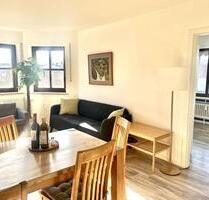 Möbliert: große, helle 4-Zimmer-Whg. mit Balkon und Garage - Neufahrn bei Freising Mintraching-Grüneck