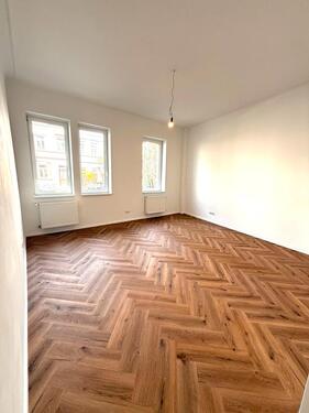 Foto - Sanierte 3 ZKB Altbau Erdgeschoss