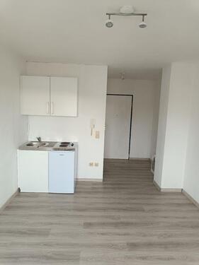 Foto - Frisch renovierte, zentral gelegene 1-Zimmer-Wohnung!!