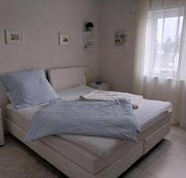 Schönes großes Ferienzimmer mit eigenem Duschbad - Lubmin