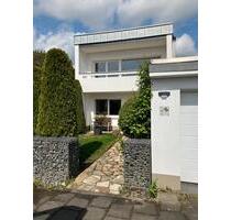 Freistehendes Einfamilienhaus als Bungalow mit Garage in Leverkus - Leverkusen Alkenrath