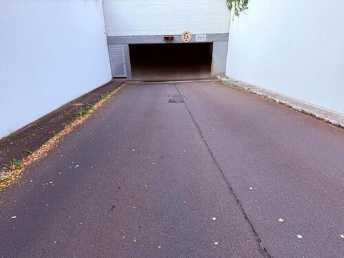 Foto - Tiefgaragenstellplatz in BS (nähe Weisses Ross) zu vermieten
