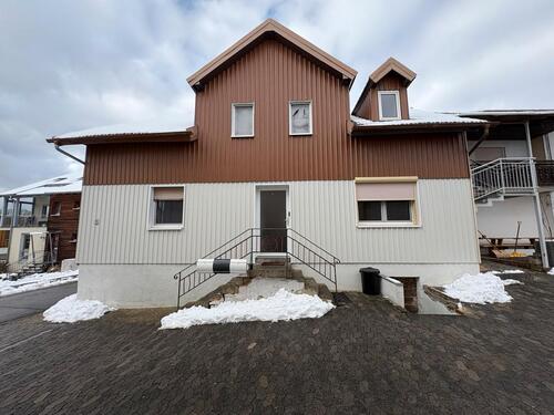 Foto - Einfamilienhaus in Bastheim zu vermieten.